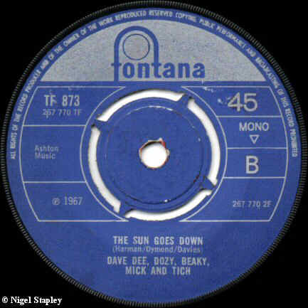 Picture of the label of 'The Sun Goes Down' by Dave Dee, Dozy, Beaky, Mick And Tich