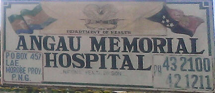 Arwydd y tu allan i ysbyty 'Angau' yn Papwa Gini Newydd / Sign outside a hospital in Papua New Guinea. 'Angau' is Welsh for 'death'