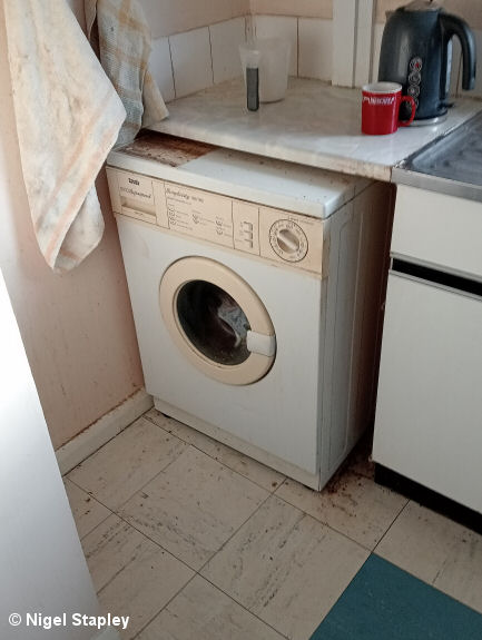 Photo of a washing machine